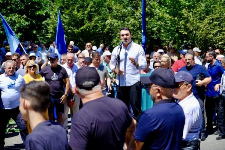 Këlliçi: 2.7 mln euro për makina me qira dhe luks, të ngrihemi kundër hajdutit Veliaj