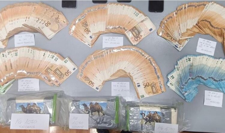 Fshehën 3 kg kokainë në motorin e makinës, arrestohen dy shqiptarë në Itali