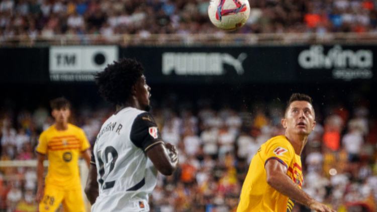 Barcelona e nis sezonin me fitore ndaj Valencias me dy gola të Lewandowskit