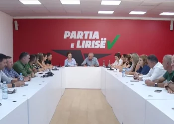 “Hë mo Tedi? E qartë?”/ Metën ngre zërin në Kryesinë e PL