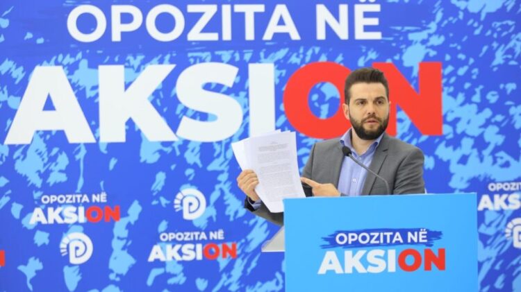 PD: Balluku mashtroi hapur për lëndët toksike, të japë menjëherë dorëheqjen