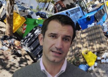 Këlliçi: Plehrat po mbysin Tiranën, por si gjithmonë fajin e ka opozita