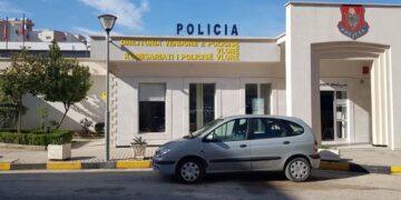 Arrestohet se ushtroi dhunë fizike dhe psikologjike ndaj kunatës në Vlorë