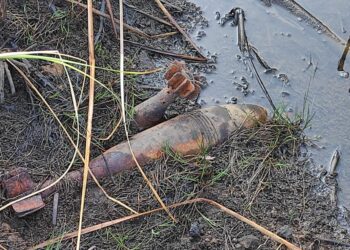 Zbulohen me dhjetëra predha luftarake në repartin ushtarak në Mat, rrethohet zona