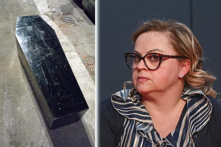 Kërcënohet aktivistja kundër mafies, Casamonica i vendos arkivol para shtëpisë