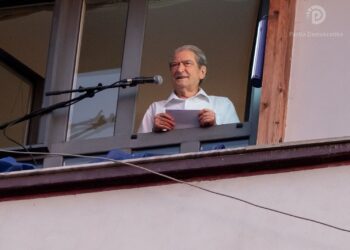 “Do ta paguani shtrenjtë”/ Berisha apel Rrumbullakut: Mos kërcëno protestuesit e Thumanës