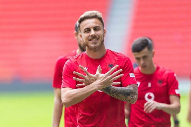 Sulmuesi i Kombëtares transferohet në Turqi, kontratë 3 vjeçare me klubin turk