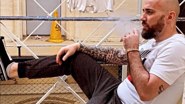 Shqiptari i dënuar me 32 vite burg hyn live në TikTok nga qelia, dëgjon këngët e…