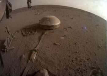 Studimi: Nën sipërfaqen e Marsit ndodhen oqeane me ujë të lëngshëm