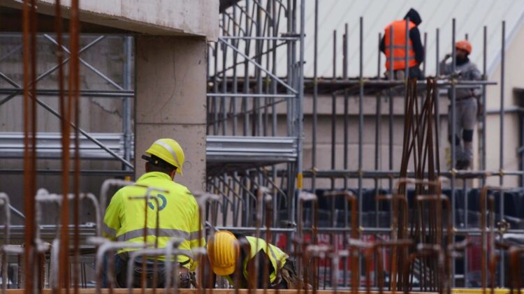 Punëtori shqiptar bie nga skela 7 m e lartë në Romë, përfundon në spital në gjendje kritike