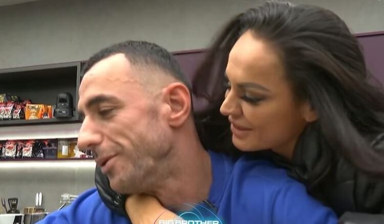 “Stresi s’është mashkull”- Reperi shpërthen ndaj ish-banores së BBV: Të kam q* në në makinë