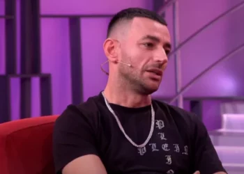 “Rrugës për…”, ende në arrati, por Stresi publikon video nga makina