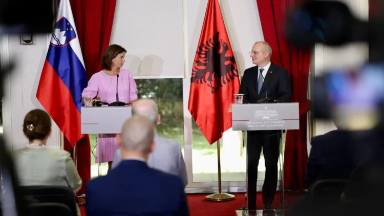 “Shengeni po mbyllet”, Tanja Fajon sjell lajmin e keq në Tiranë