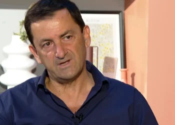 Kërkesa e Belerit për ngritjen e shkollës së mesme në gjuhën greke, ja si përgjigjet Vangjel Tavo