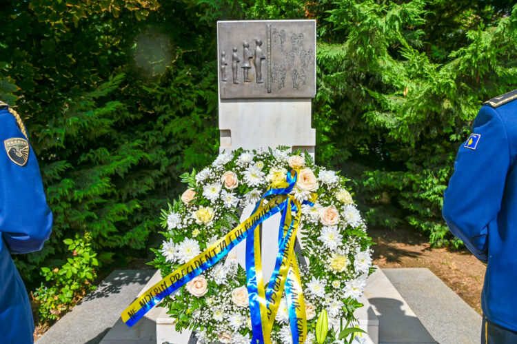 Mbi 1600 të zhdukur, Osmani: Serbia ende fle mbi varrezat masive të civilëve të pafajshëm