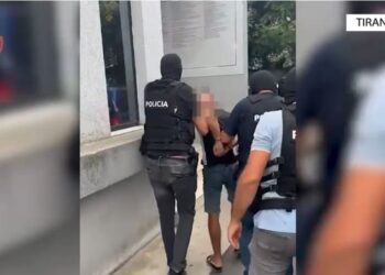 Vodhi një automjet në një garazh në Tiranë, zbulohet “specialisti” 21-vjeçar