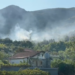 Përkeqësohet situata në Kallmet të Lezhës, zjarri afrohet drejt zonave të banuara