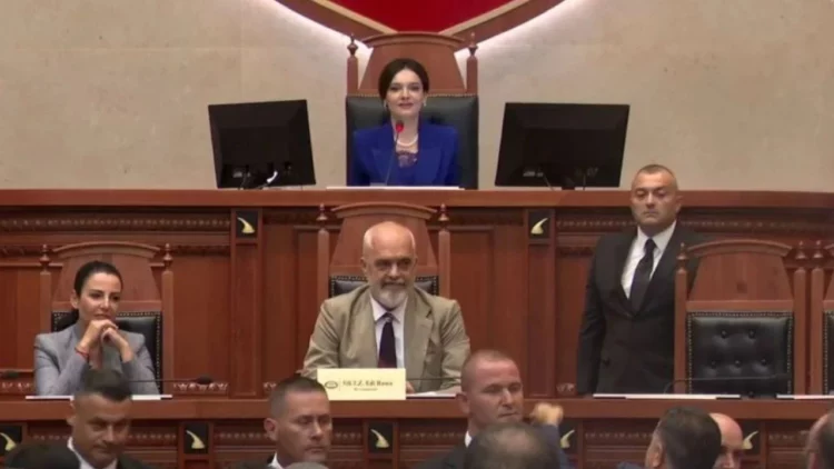 Nesër Rama në interpelancë për anijet me mbetje, Balluku për aksin Thumanë-Kashar