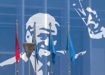 Debat në grupin e deputetëve të PD: Agjenda jonë vetëm me një pikë, lirimin e Berishës