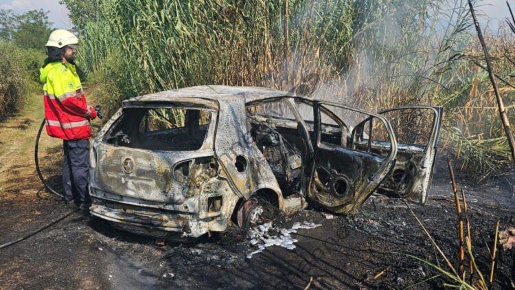 Atentati/ Autorët nuk zbritën nga makina, dalin pamjet e mjetit, u gjet i djegur në Kamëz