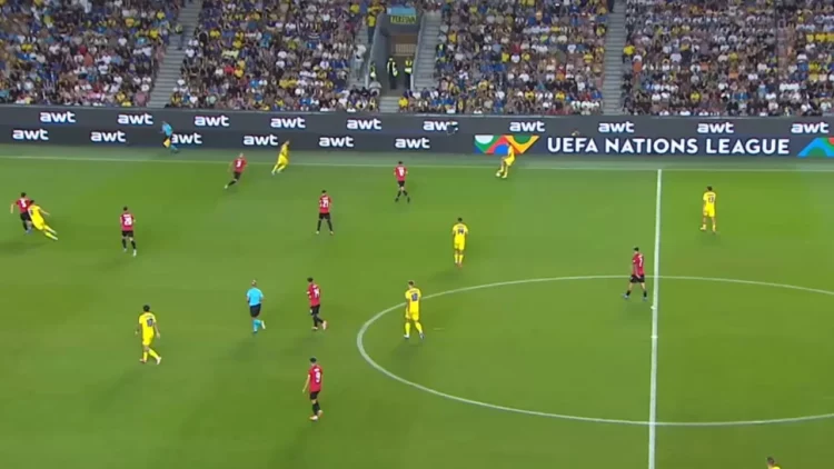 UKRAINË-SHQIPËRI/ Ndizet takimi, kuqezinjtë i afrohen tri herë golit me Laçin dhe Asanin