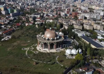 “Shteti bektashi”/ Deputeti socialist del kundër: Nuk e shoh të arsyeshme…