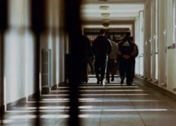 “Komunikojnë me grupet kriminale jashtë qelive”/ Drejtoria e Burgjeve kërkesë SPAK për 15 të burgosur