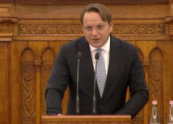 Varhelyi: Në tetor shpresoj të hapim kapitujt me Shqipërinë