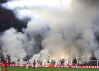 Nis grumbullimi i tifozëve, shiten 10 mijë bileta në ‘Air Albania’ për ndeshjen Partizani – Tirana