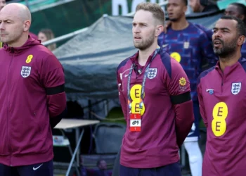 Trajneri i ri i Anglisë mban premtimin e bërë në debutimin kundër vendit të origjinës