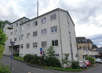 “Do vras kolegët”/ U fut me hanxhar brenda komisariatit, arrestohet shqiptari në Gjermani