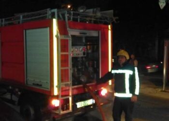 Përfshihet nga flakët dyqani në kryeqytet, nuk ka të lënduar