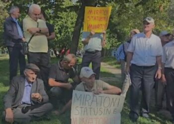 Minatorët protestë para Kuvendit: Miratoni statusin, na keni gënjyer që nga 2013-ës