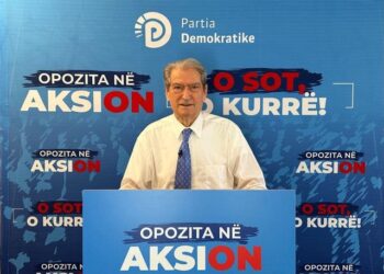 “Nuk kam kërcënuar asnjë gazetar“, Berisha shpjegohet për fjalët: Do t’i trajtoj njëlloj si anëtarë të organizatës kriminale