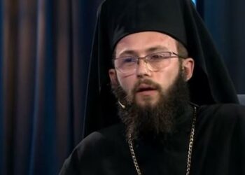 Flet prifti At Nikolla Xhufka: Nuk jam homoseksual, videoja me IA