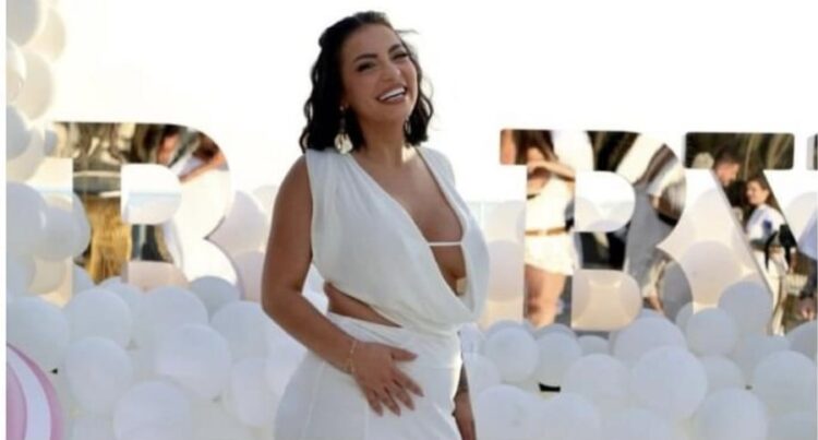 Mikela Pupa bullizohet për peshën, gazetarja: Shtatzënia është bekim, jo faj!