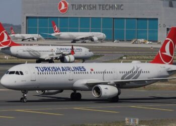 Avioni i “Turkish Airlines” has në xhepa ajri, plagosen 6 pasagjerë