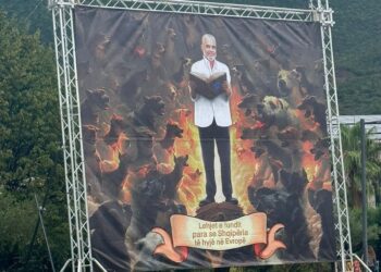 Rama takim informal me deputetët te resorti i Gjergj Lucës