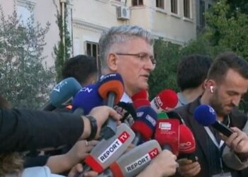 “Salianji denoncoi narkotrafikun”/ Gjekmarkaj: “Në 7 tetor, protesta në Tiranë”; Çupi: Këto skena, çdo të enjte