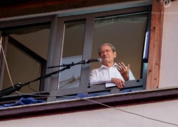 Berisha fton demokratët: Rikthehuni në shtëpinë tuaj në këtë moment historik