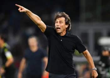 “Kjo është absurde”, shpërthen Conte: Dikush duhet të ndërhyjë