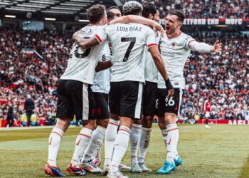 Liverpool bën ligjin në “Old Trafford”, mposht Man.United dhe ndjek Cityn në krye!