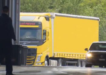 Ekspertët për VOA: Ndalimi i importeve nga Serbia mund të ketë pasoja për Kosovën