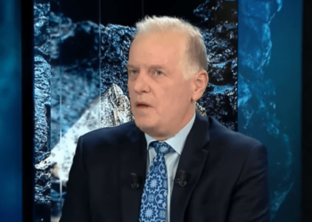 Tre vjet më pas: Profetë të rremë, idiotë të dobishëm dhe listat e hapura