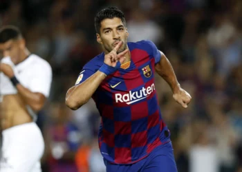 Prapaskena: Suarez bindi yllin e Barcelona-s të mos largohej këtë verë