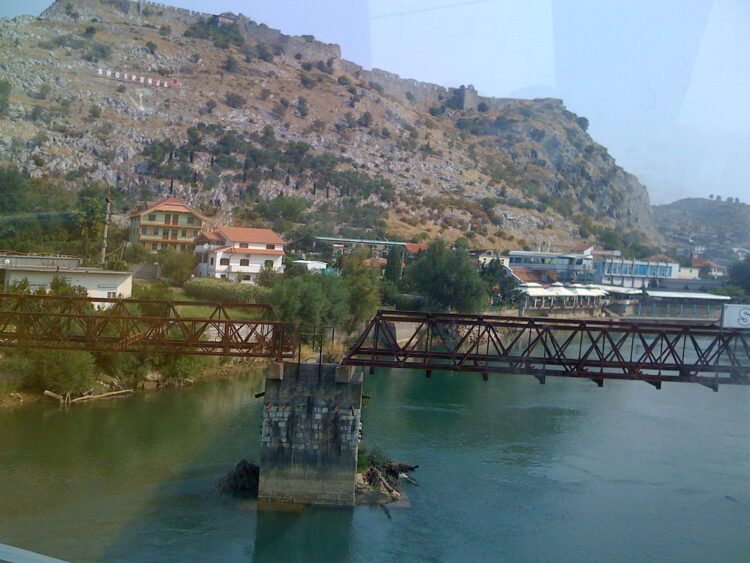 Po lahej në lumin Buna, mbytet 18-vjeçari nga Oboti i Shkodrës