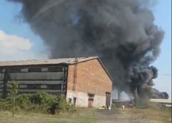 Zjarr i madh në Bradashesh të Elbasanit