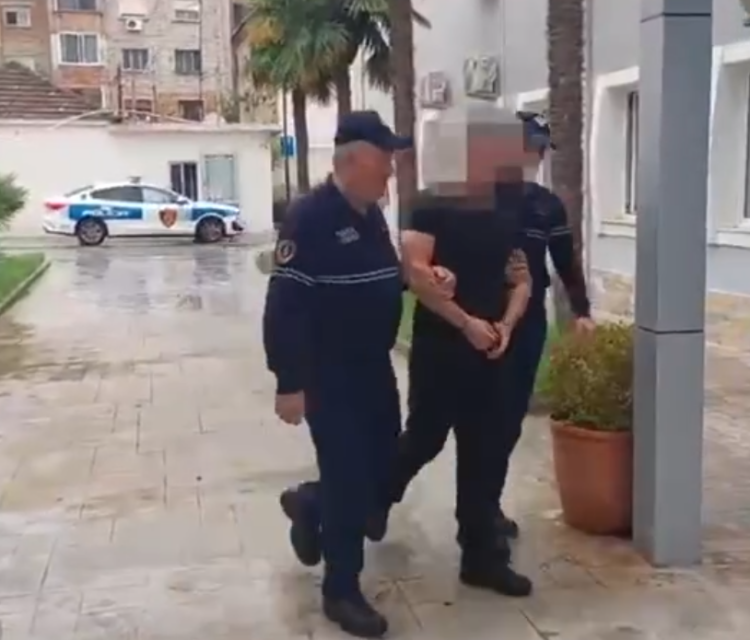 Akuzohet se përshtati lokalin për shitje drogë, arrestohet 35-vjeçari (Emri)