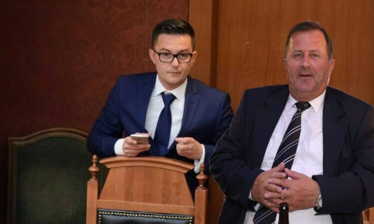 Besion Ajazi shfrenohet në tenderin e fundit, ku harxhohet një super fond për riparimin e një rruge fshati. Ajazi është një kryebashkiak ri në post,