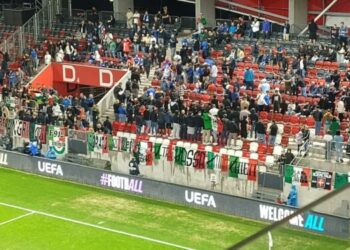 FOTOLAJM/ Protestë për luftën në Gaza, tifozët e Italisë kthejnë shpinën gjatë himnit të Izraelit